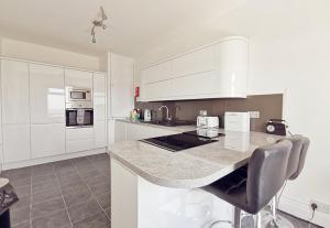 PLAS DARIEN-3 BED APT- SEA VIEWS - SLEEPS 5