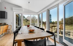 Amazing Home In Ebeltoft