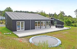 Amazing Home In Ebeltoft