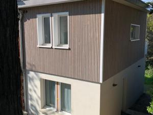 Studio lumineux avec loggia, à 50m de la plage, parking privé, proche commerces et restaurants - FR-1-306-1236