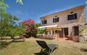 Maisons de vacances Stunning home in La Garde with 2 Bedrooms, Internet and Outdoor swimming pool : photos des chambres