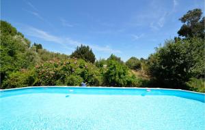 Maisons de vacances Lovely Home In La Garde With Kitchen : photos des chambres