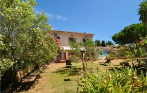 Maisons de vacances Stunning home in La Garde with 2 Bedrooms, Internet and Outdoor swimming pool : photos des chambres