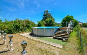 Maisons de vacances Lovely Home In La Garde With Kitchen : photos des chambres