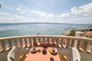 Apartments and Room Jure 