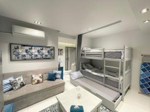 Luxury Studio House 589-2