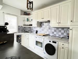 Appartements Appartement Aix-les-Bains, 3 pieces, 4 personnes - FR-1-555-88 : photos des chambres