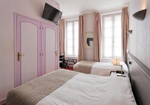 Hotels Cit'Hotel Hotel Beausejour : Chambre Triple