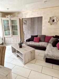 Maison charmante à Berlaimont avec jardin et parking inclus