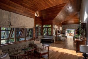 Stafford Bungalow - Exclusive Luxury Within A Private Tea Estate