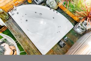 2 Bedroom Roof Terrace SPA with Sauna plus Jakuzzi and Outdoor Cinema