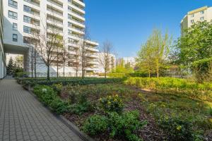 Ostrobramska 126 Praga Apartment by BookingHost