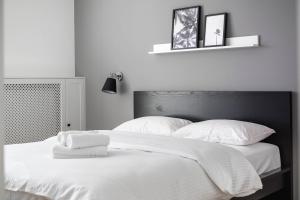 Ostrobramska 126 Praga Apartment by BookingHost