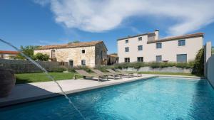 Rustic luxury villa with stunning interior in Tinjan 