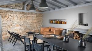 Rustic luxury villa with stunning interior in Tinjan