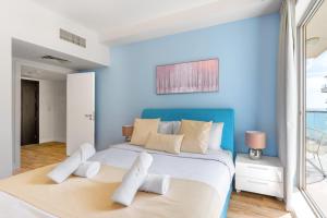 Luxury 1BR Beachfront Apartment Marjan Island