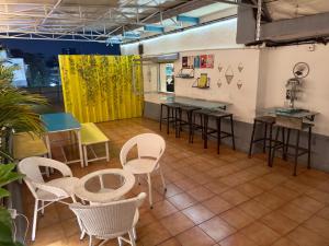 Locomo Hostel OG - Stay Work Eat