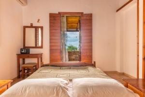 Porto Kalamitsi Stone-built Bungalows