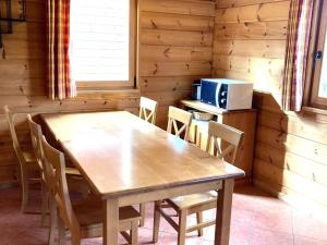 Chalets Chalet La Joue du Loup, 3 pieces, 6 personnes - FR-1-504-656 : photos des chambres