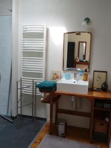 B&B / Chambres d'hotes Chambre d'hotes sur jardin acces PMR : photos des chambres