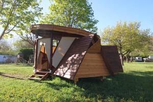 Campings Habitat Createur - Hebergements insolites au camping municipal 