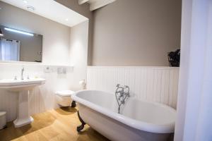 Appartements Centrally located, refurbished modern flat with views over the historic port : photos des chambres