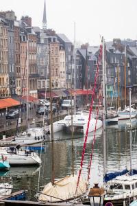 Appartements Centrally located, refurbished modern flat with views over the historic port : photos des chambres