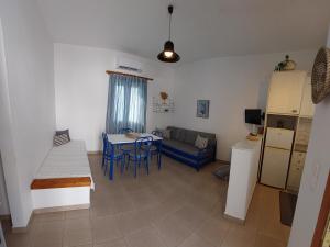 Paros Reppas House "Portes"