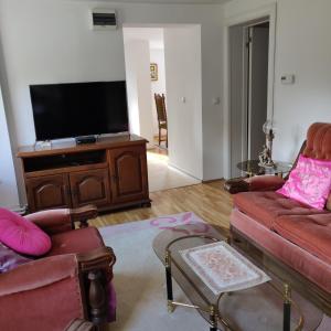 Big 70m2 apartment with free parking