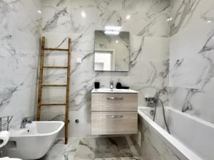 Praia da Rocha Modern by Homing