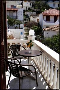 Manolis Maria Flitzani Studios Fourni-Korseon Greece