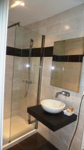 Hotels Hotel Concorde - Rodez Centre Ville : photos des chambres