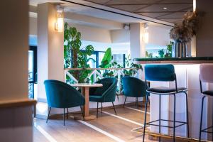 Hotels Hotel Le Cafe de Paris : photos des chambres