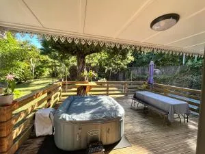 La Trinité, charme historique du Sud Sauvage - Takamaka