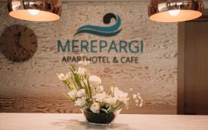 Merepargi ApartHotel & Cafe