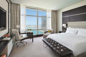 Executive King Room - Waterfront View room in Rosewood Abu Dhabi
