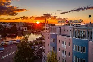 索克斯胡恩科特卡原始酒店萨翁林纳 - Kellarpelto