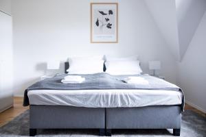 Business Design-Apartment Duisburg - 55qm, Küche & Arbeitsplatz - by Lott Living