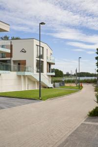 Olimpijska nad jeziorem by RENT4YOU