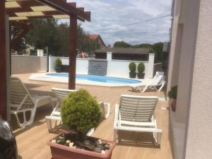 Apartment in Rogoznica with balcony, air conditioning, WiFi, washing machine 5173-1 