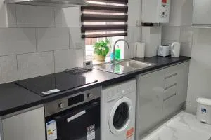 Newly Built Studio Flat Sleeps 2 - Crayford