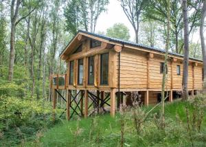 Woodland Park Lodges