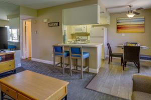 2 Mi to Coachella and Stagecoach Condo with Pool