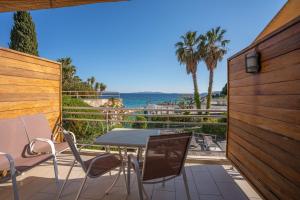 Family Room with Sea View room in Hotel Le Grand Pavois