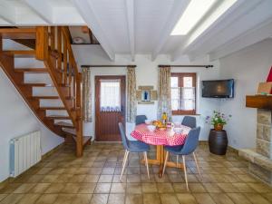 Maisons de vacances Holiday Home Chez Jeanne - CZN100 by Interhome : photos des chambres