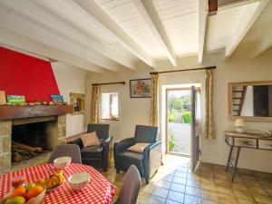 Maisons de vacances Holiday Home Chez Jeanne - CZN100 by Interhome : photos des chambres