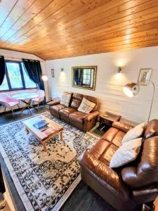 Magpie 5 Hot Tub HuntersMoon-Warminster-Bath-Wiltshire - Dilton