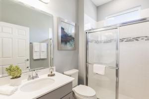 #484-Modern and interior designed 4 bed home with private pool and spa