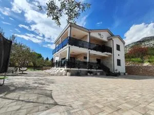 VILLA APARTMENTS FILIP - Punta