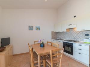 Holiday Home Erica by Interhome img10